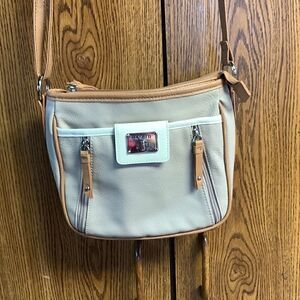 🔥5/20🔥Rosetti Medium Shoulder bag Tan Cream and beige